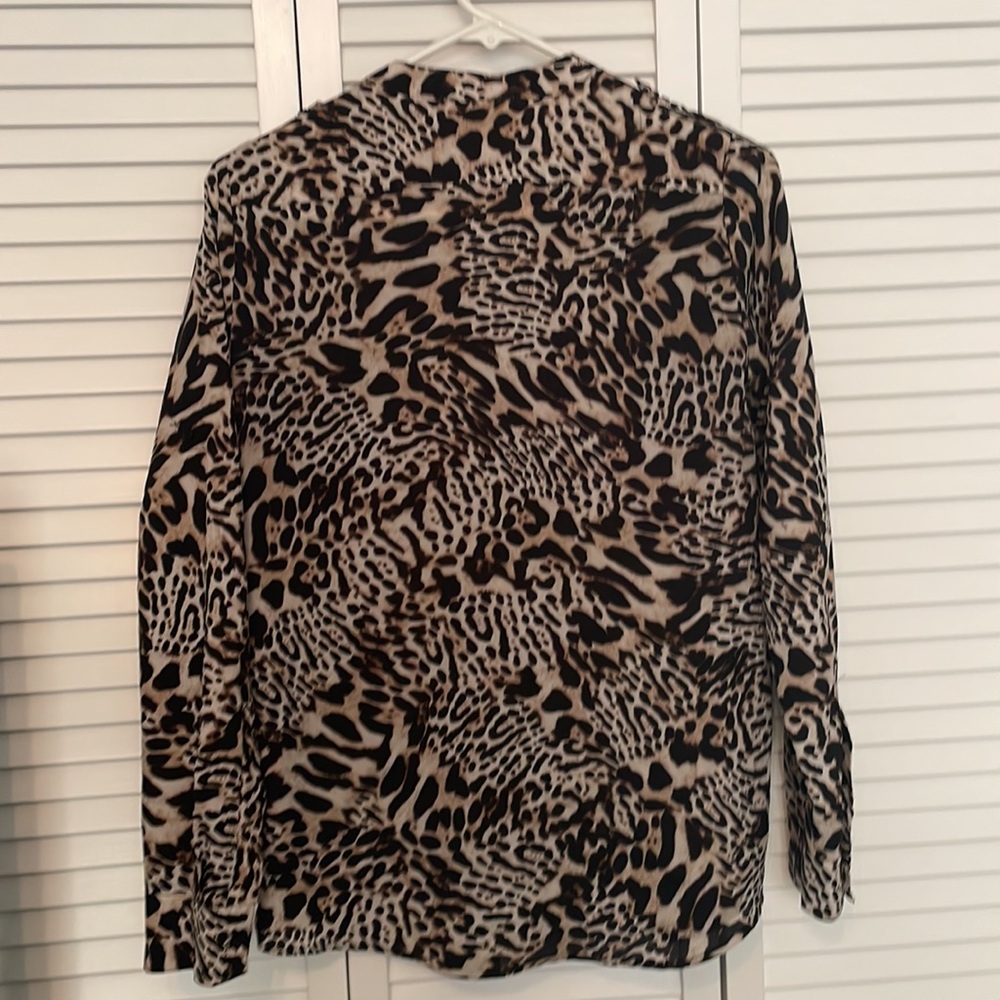 Calvin Klein leopard print button down - Picture 3 of 3